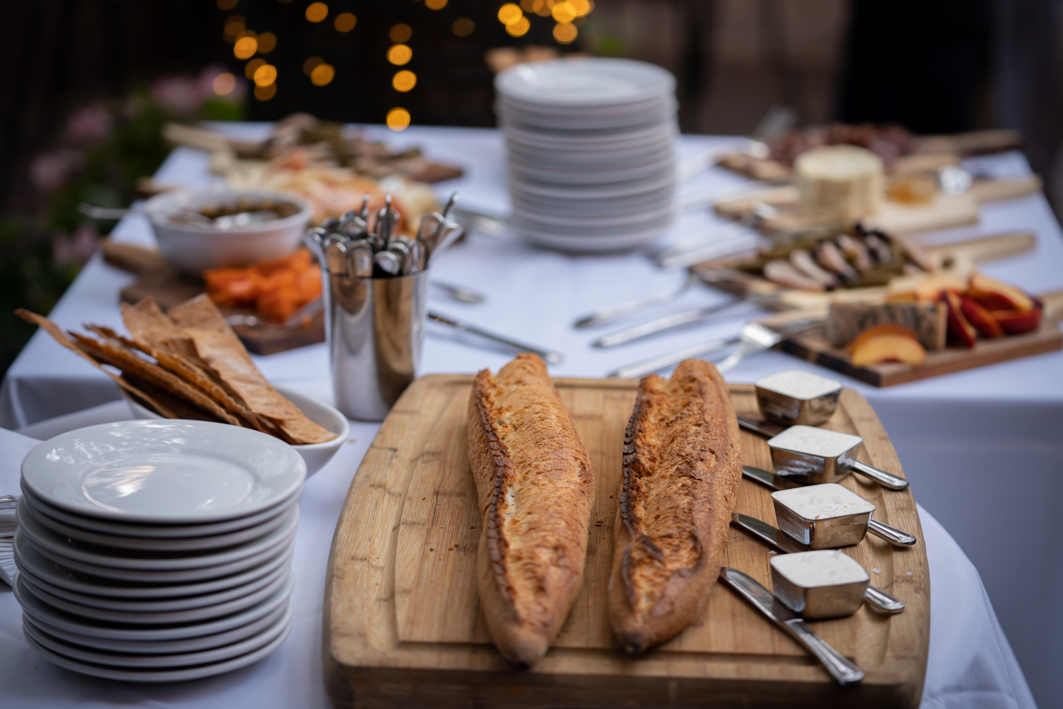 Vinmarket – french bread table