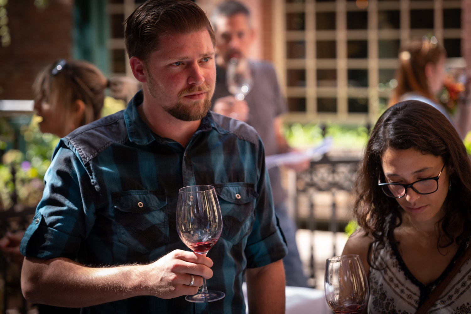 Vinmarket – man with wine glass